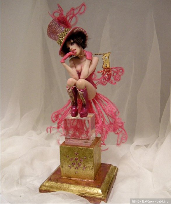 Лесные феи, грустные клоунессы и королевы бурлеска Николь Вест