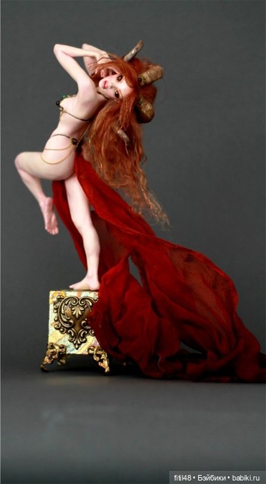 Лесные феи, грустные клоунессы и королевы бурлеска Николь Вест