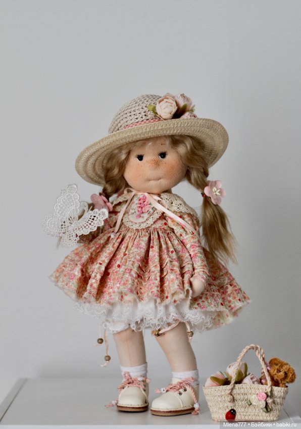 Барышня и бабочка — Текстильные игрушки и примитивы: кофейные