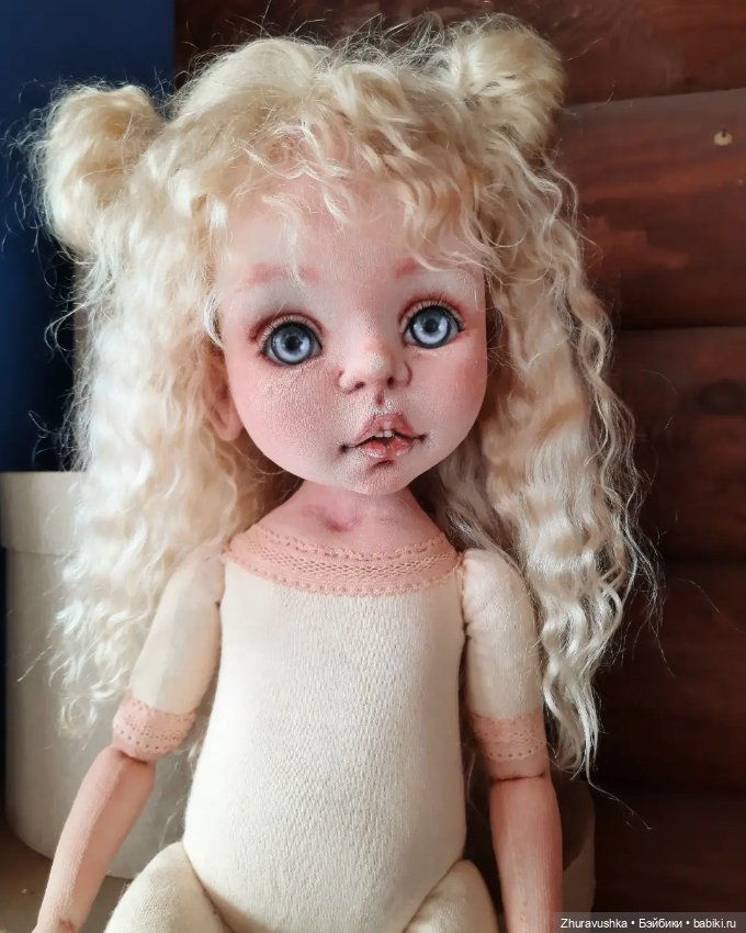 Авторская интерьерная кукла из капрона (фото 9)