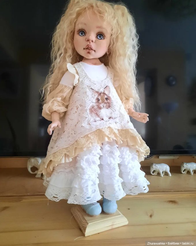 Авторская интерьерная кукла из капрона (фото 2)