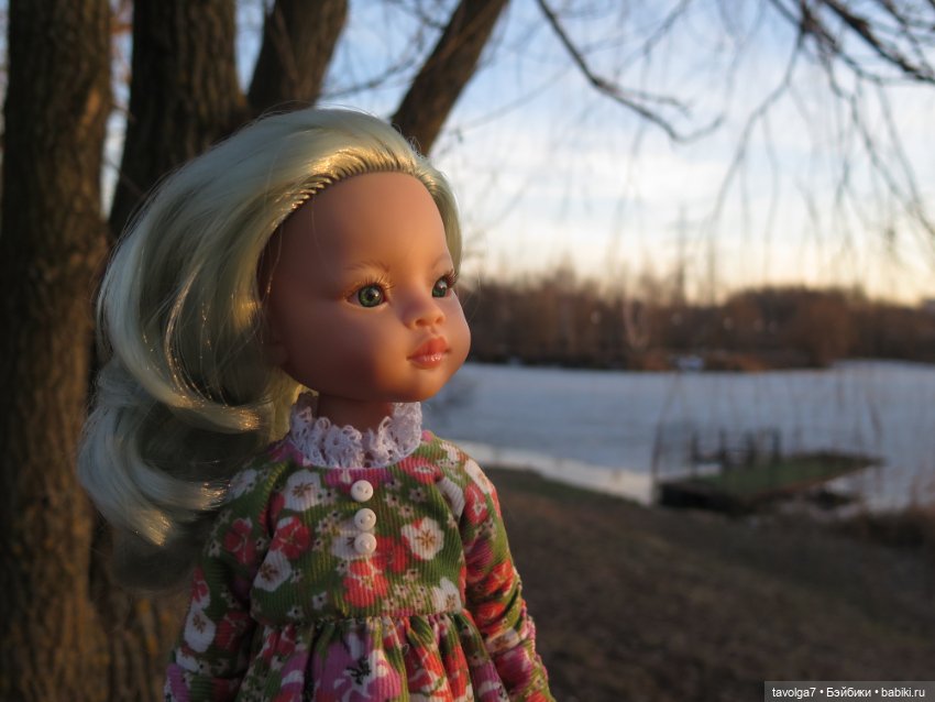 Паола Рейна Лиу с мятными волосами (фото 10)