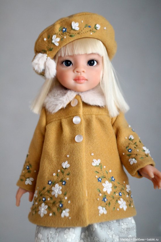 Пальто с вышивкой для кукол. Сочный зеленый и спокойный горчичный (фото 8)