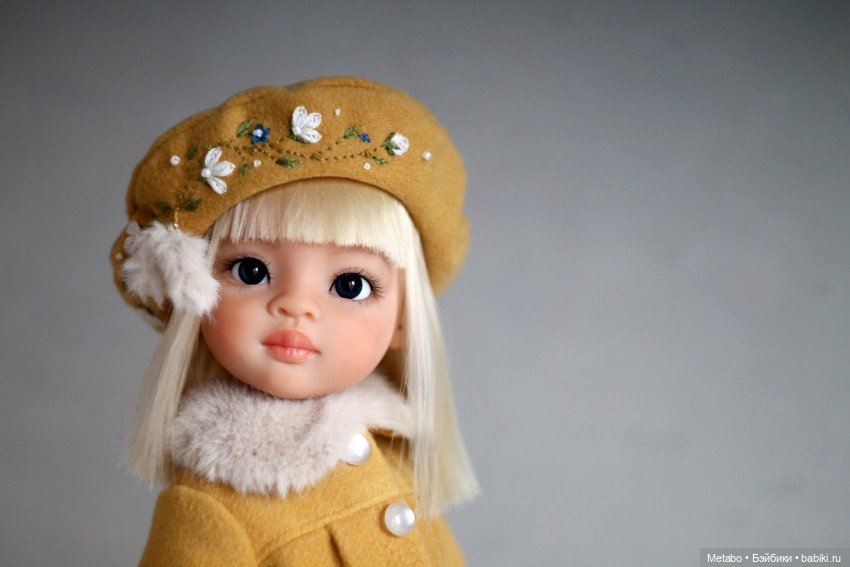 Пальто с вышивкой для кукол. Сочный зеленый и спокойный горчичный (фото 5)