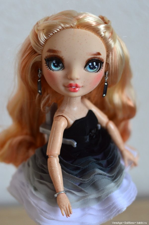 Вика Rainbow High-А может просто Тенью стать