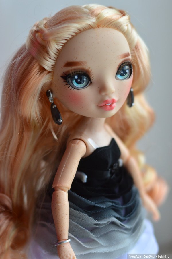 Вика Rainbow High-А может просто Тенью стать