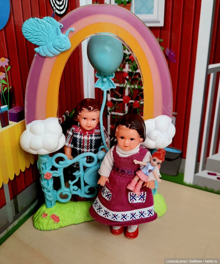 Мы тоже хотим играть. Или малыши хотят представиться