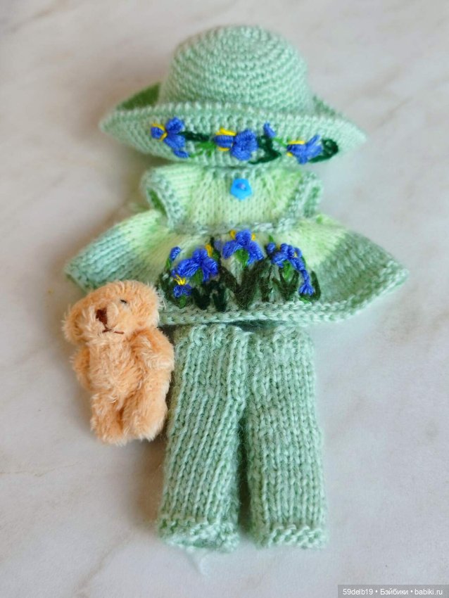 Комплектик для баболечки ростом 15 см с вышивкой "Голубые ирисы" (фото 10)