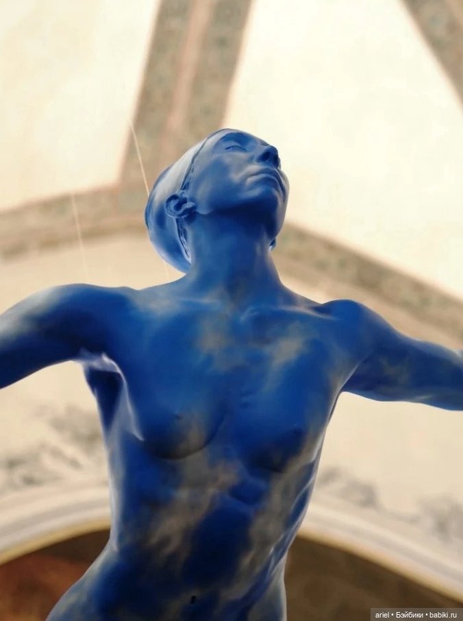 Уго Рондиноне (Ugo Rondinone), инсталляция «Humancloud», Венеция, 2022 (фото 2)