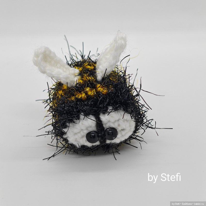 Пчёлка получилась (или шмелик)