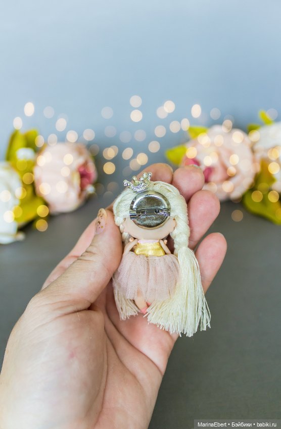 Куколка брошка Алекса — Авторские миниатюрные куклы: лепка (фото 9)
