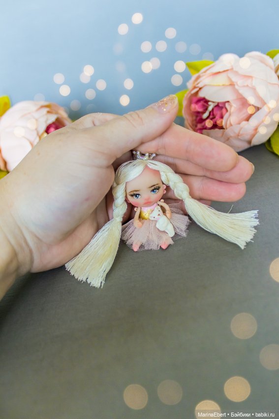 Куколка брошка Алекса — Авторские миниатюрные куклы: лепка