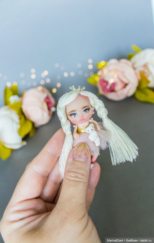Куколка брошка Алекса — Авторские миниатюрные куклы: лепка