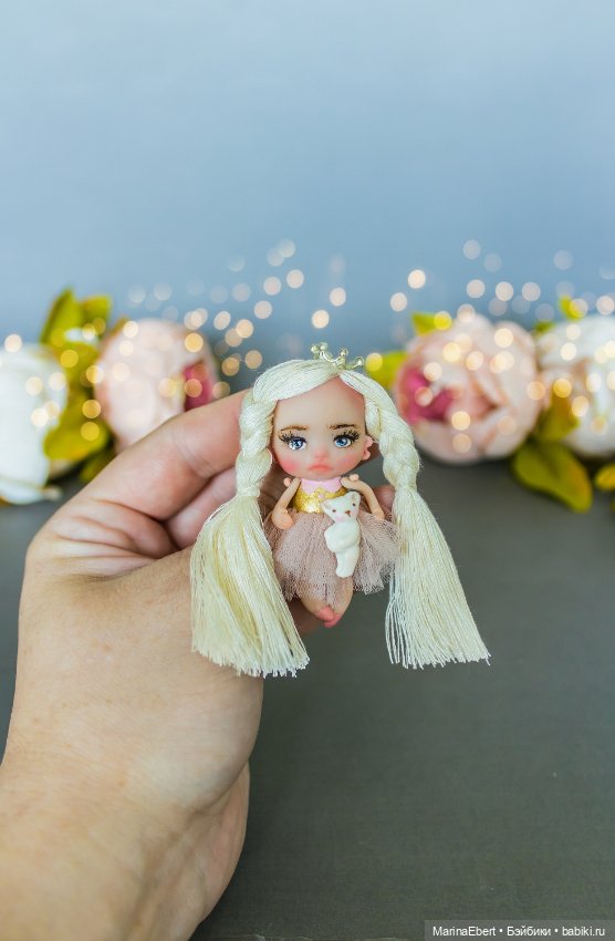 Куколка брошка Алекса — Авторские миниатюрные куклы: лепка (фото 8)
