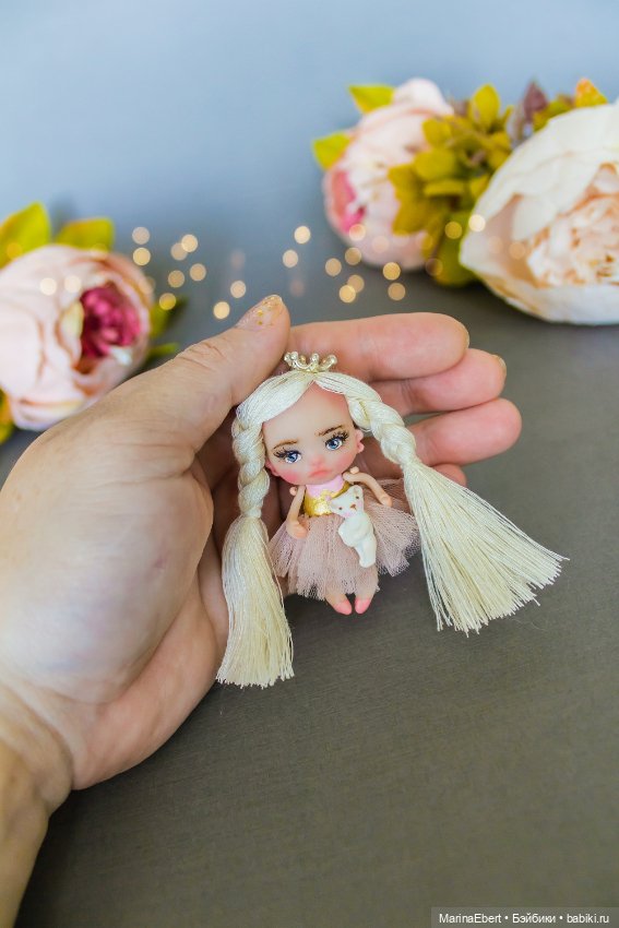 Куколка брошка Алекса — Авторские миниатюрные куклы: лепка (фото 6)