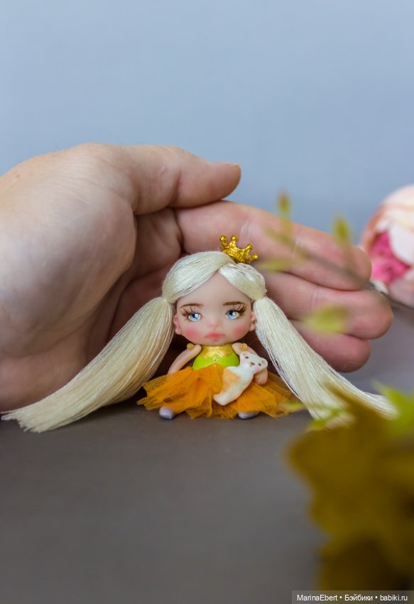 Миниатюрная куколка Эльза (фото 8)