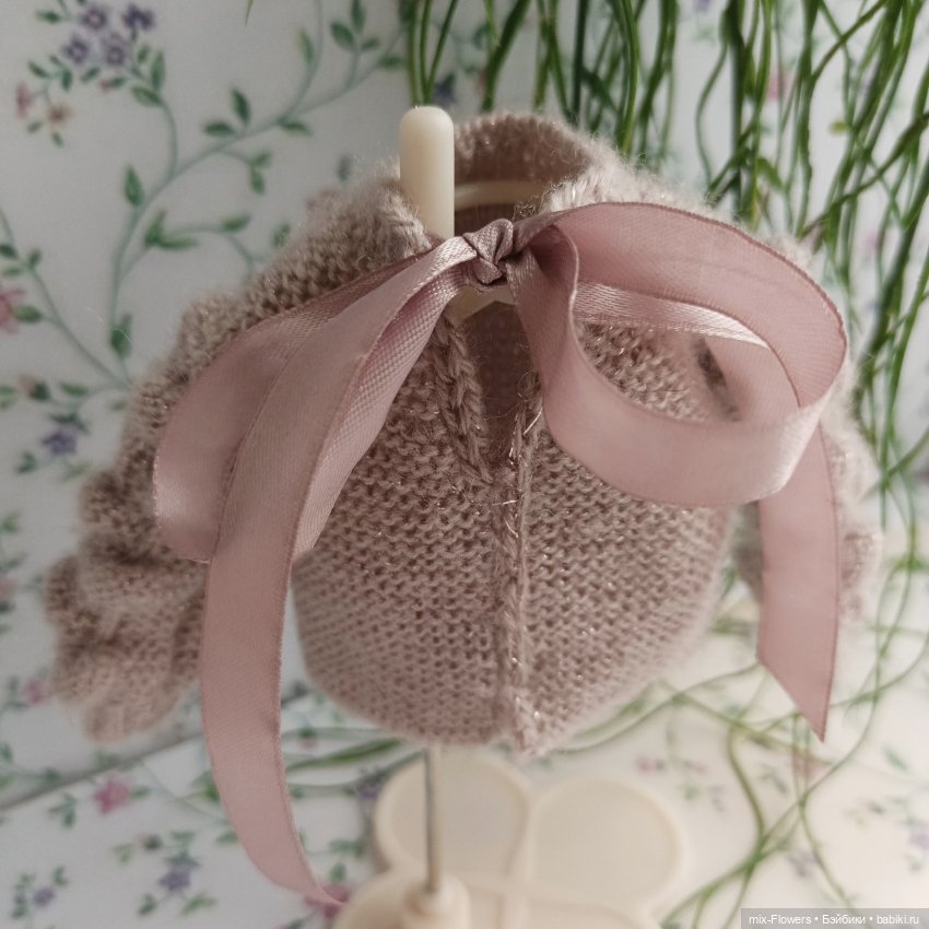 Вяжу куколке.. которой нет