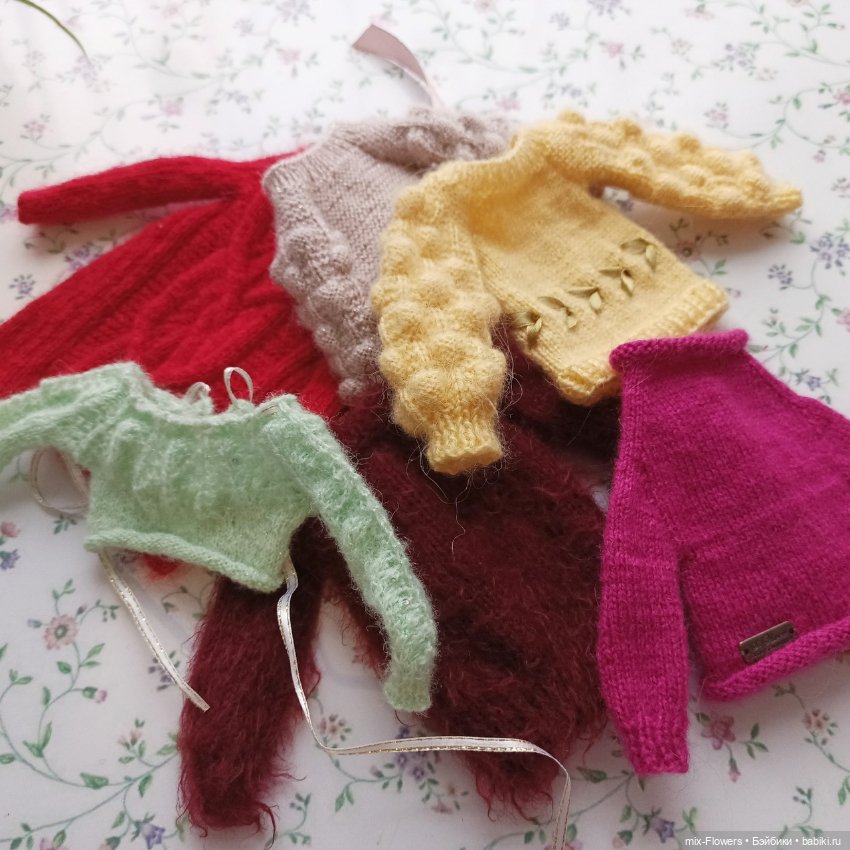 Вяжу куколке.. которой нет