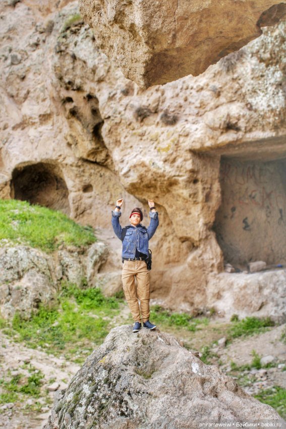 Поездка Высотина в Конью. Скалы Силле