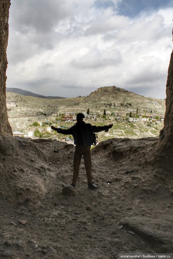 Поездка Высотина в Конью. Скалы Силле