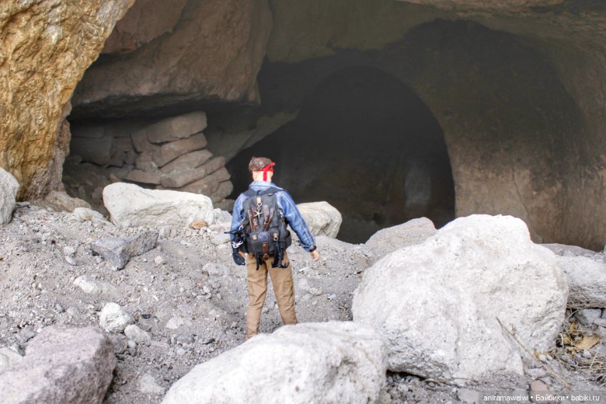 Поездка Высотина в Конью. Скалы Силле