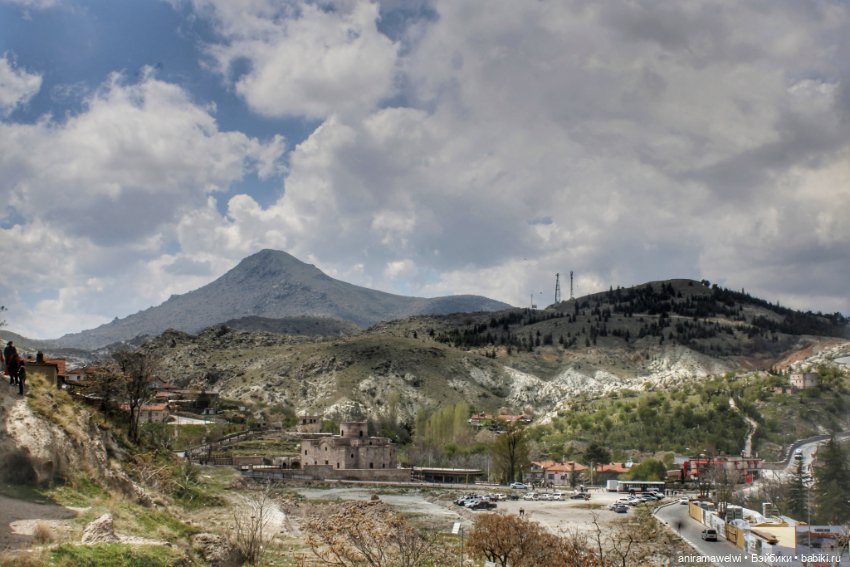Поездка Высотина в Конью. Скалы Силле