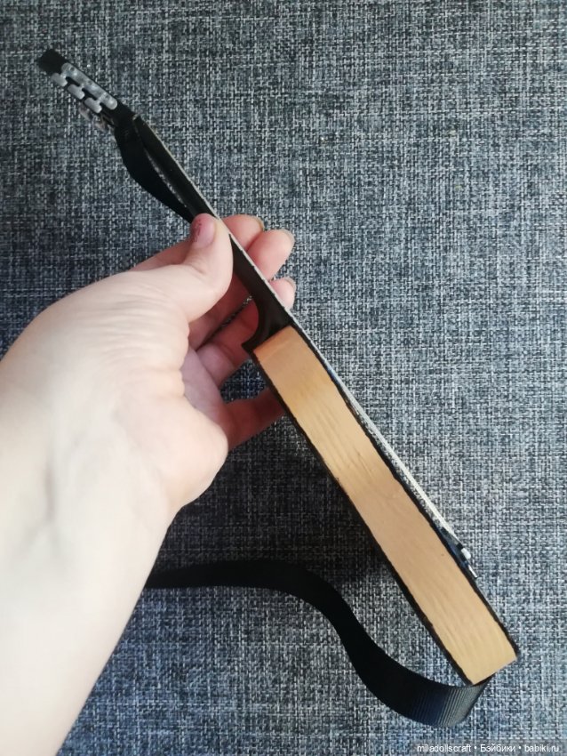 Новая гитара — Авторские игрушки из разных материалов: синельная проволока (фото 3)