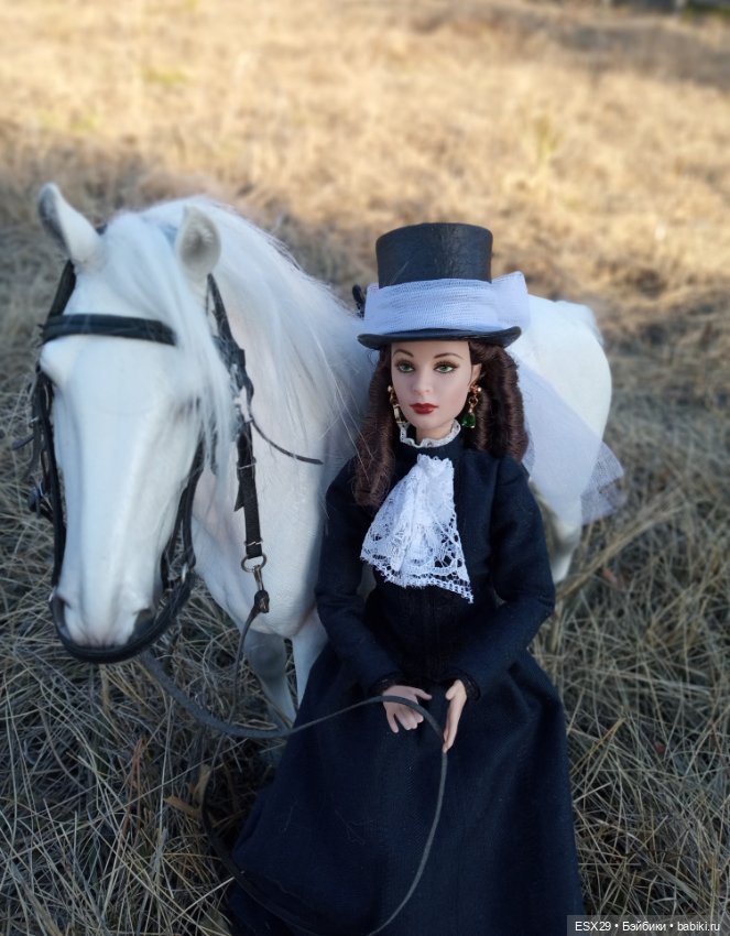 Скарлетт на конной прогулке