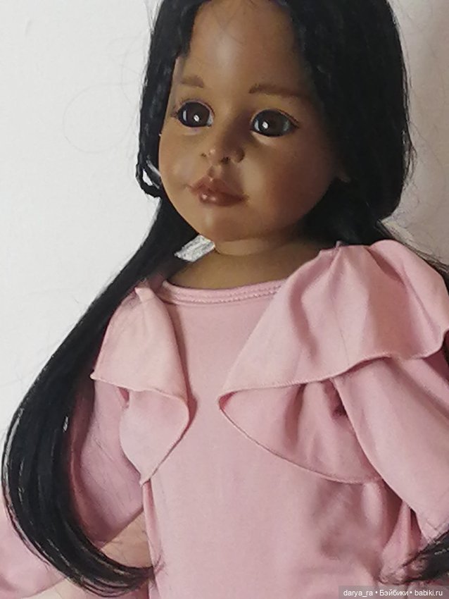 Aisha от Joke Grobben выгуливает новый наряд)