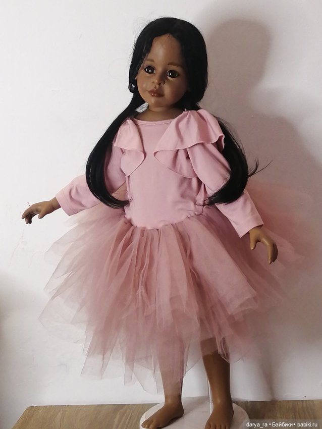 Aisha от Joke Grobben выгуливает новый наряд)