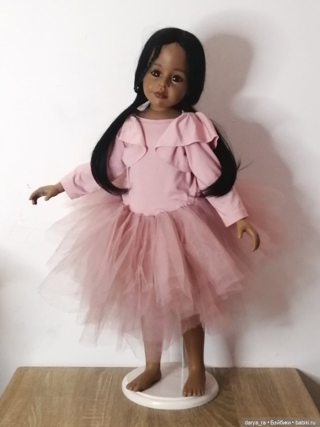 Aisha от Joke Grobben выгуливает новый наряд)