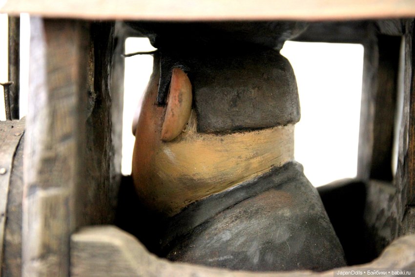 "Паровоз" на выставке "Праздник кукол. Кремль в Измайлово"