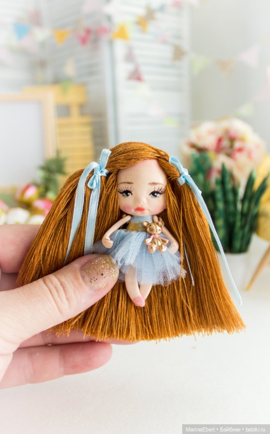 Маленькая куколка Симон — Авторские игрушки из разных материалов: синельная проволока (фото 3)