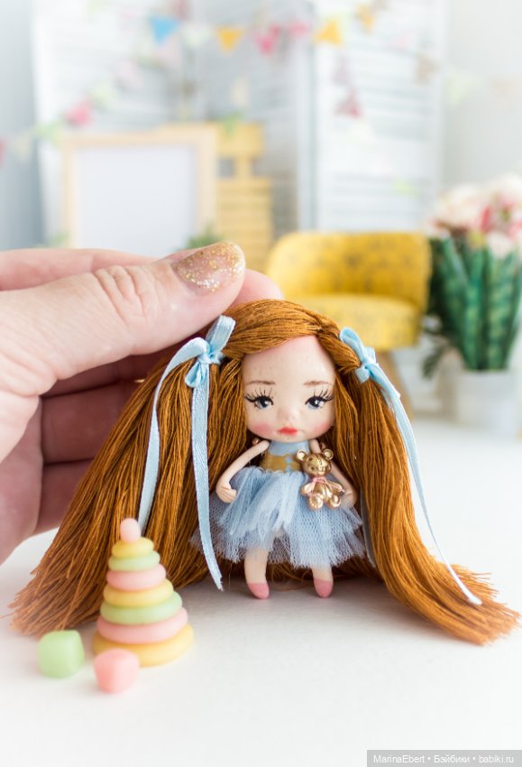 Маленькая куколка Симон — Авторские игрушки из разных материалов: синельная проволока (фото 9)
