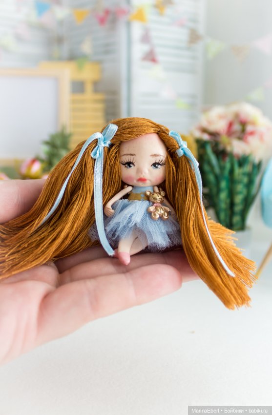 Маленькая куколка Симон — Авторские игрушки из разных материалов: синельная проволока