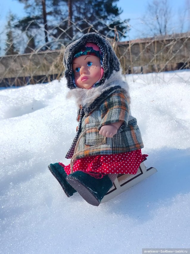 Серафима и салазки — Российские куклы Весна (фото 5)