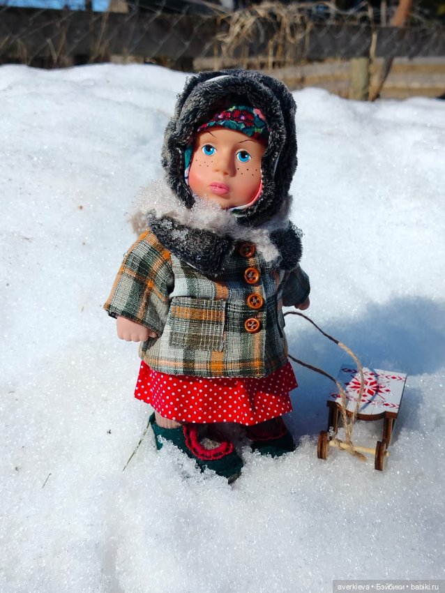 Серафима и салазки — Российские куклы Весна (фото 3)