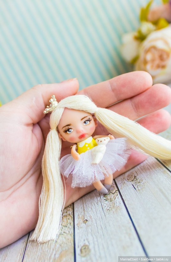 Маленькая кнопочка Азалия