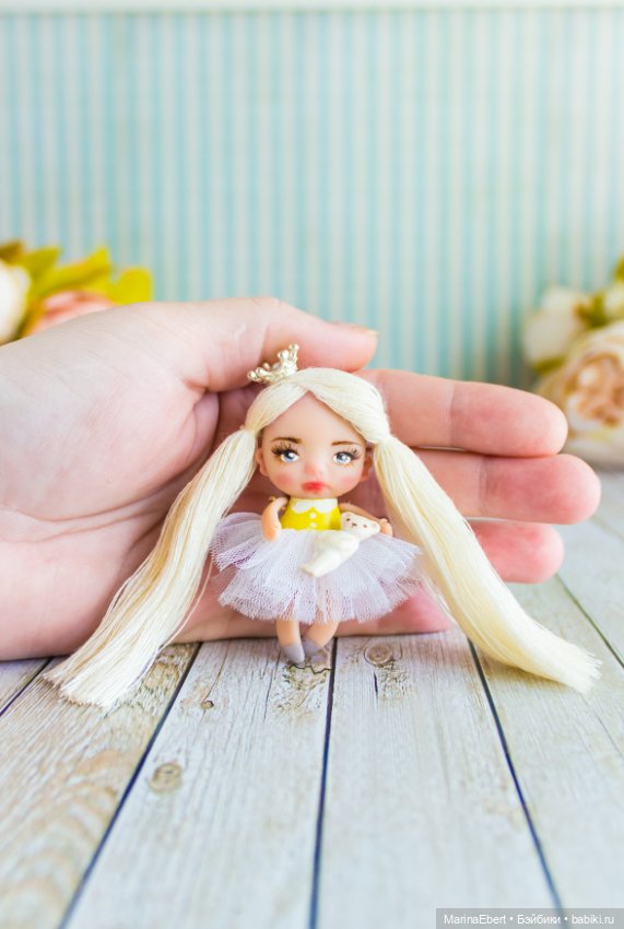 Маленькая кнопочка Азалия