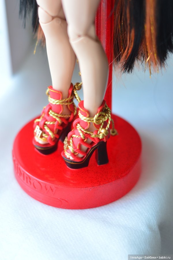 Лили Ченг от Rainbow High (фото 2)