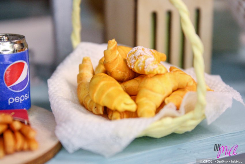 Новая кухня и круассаны — Румбоксы и кукольные интерьеры: фото