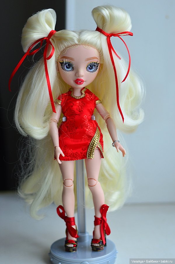 Делайла в красном — Куклы Rainbow High (Рейнбоу Хай (фото 2)