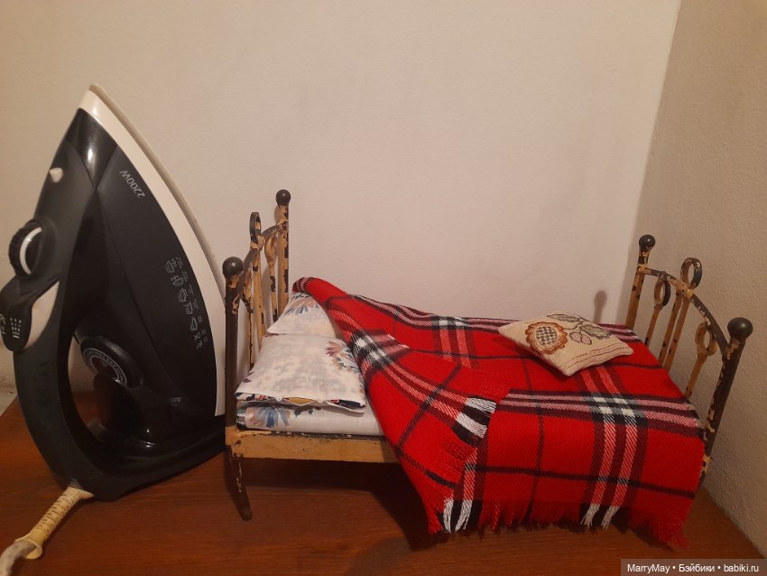 Винтажная кроватка — Редкие антикварные куклы и реплики: воск (фото 7)