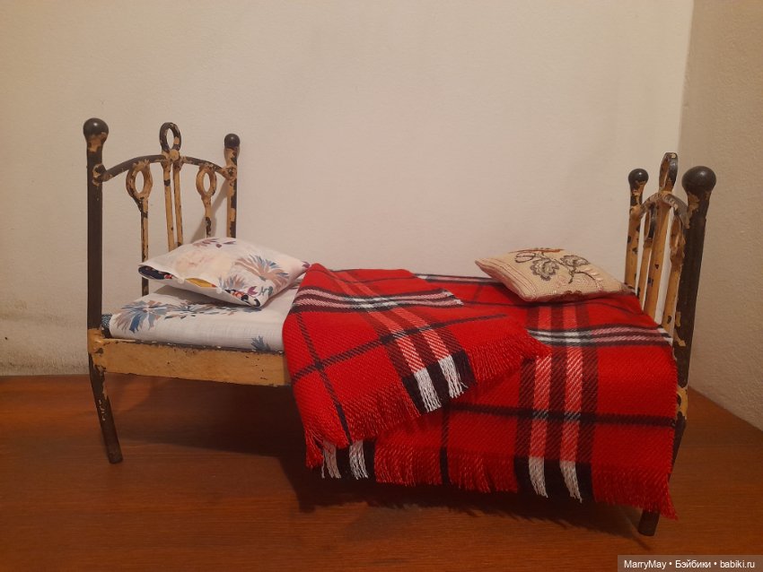 Винтажная кроватка — Редкие антикварные куклы и реплики: воск (фото 5)