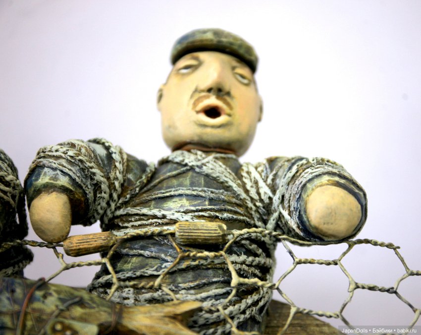 "Рыбаки с сетью" на выставке "Куклы с характером. Четвертая высота" (фото 7)