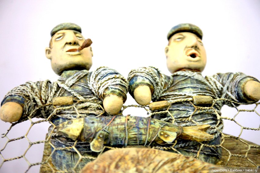 "Рыбаки с сетью" на выставке "Куклы с характером. Четвертая высота" (фото 4)