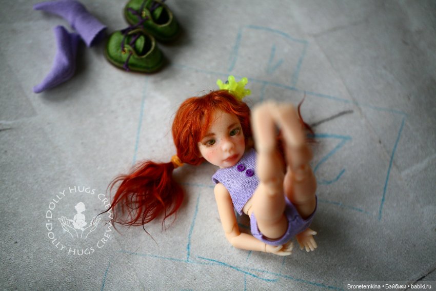 Спортсменка-зажигалка Ника и энергичная разминка