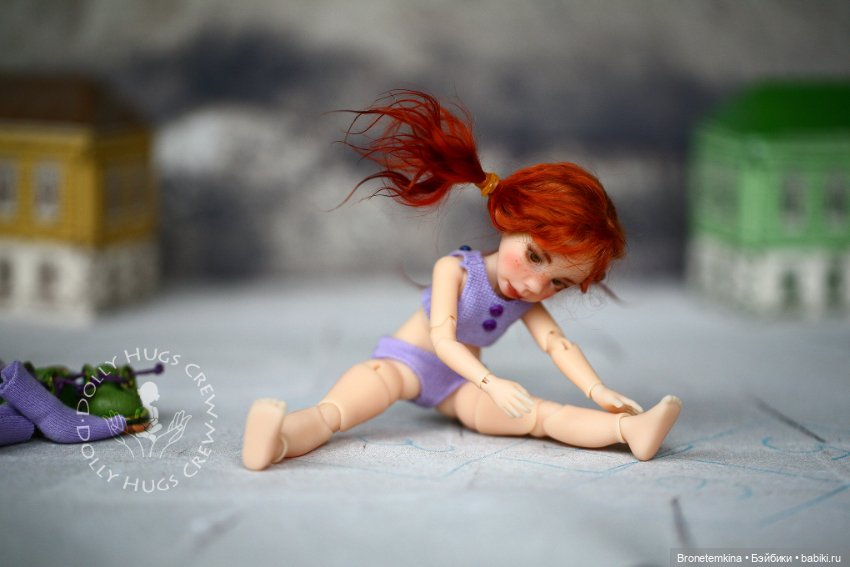 Спортсменка-зажигалка Ника и энергичная разминка