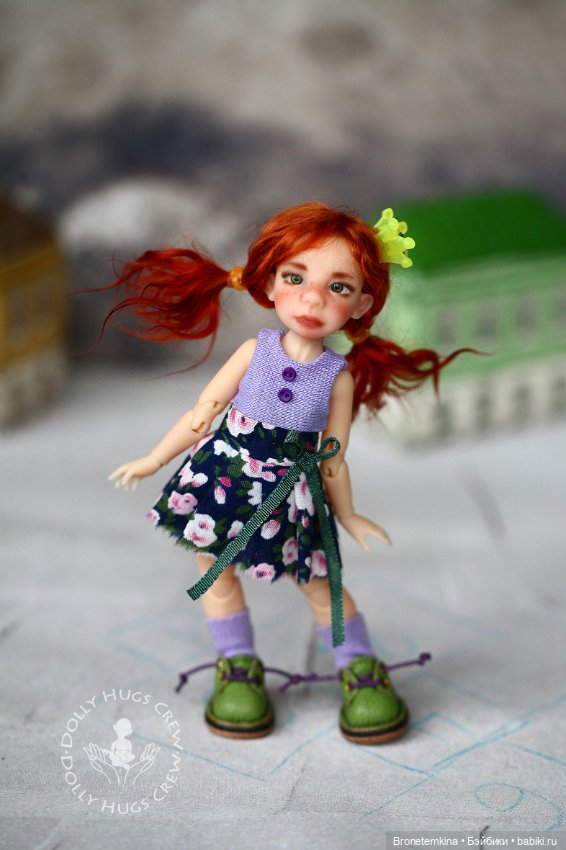 Спортсменка-зажигалка Ника и энергичная разминка