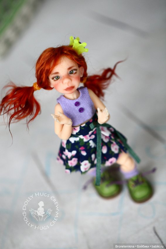 Спортсменка-зажигалка Ника и энергичная разминка